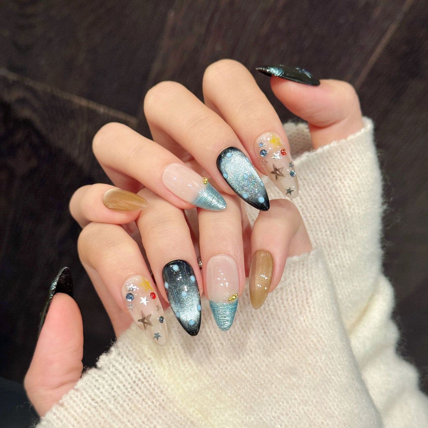 Celeste-Medium Almond